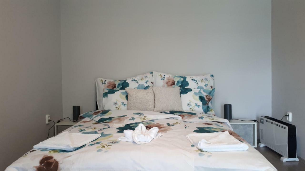 Angi Apartman- Nagyszeru Elhelyezkedes, Vendegkozpontu Szallashely-Szolgaltatas Apartment Harkany Luaran gambar